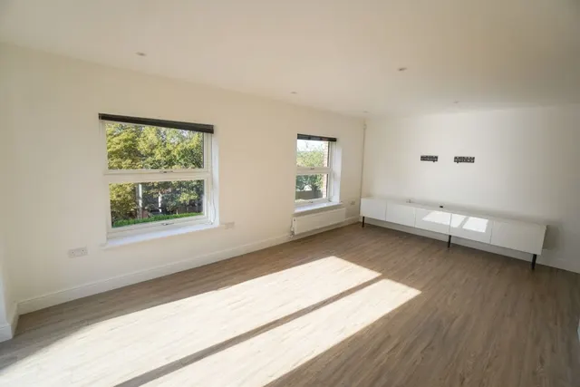 Rectory Avenue, HP13, photo 3