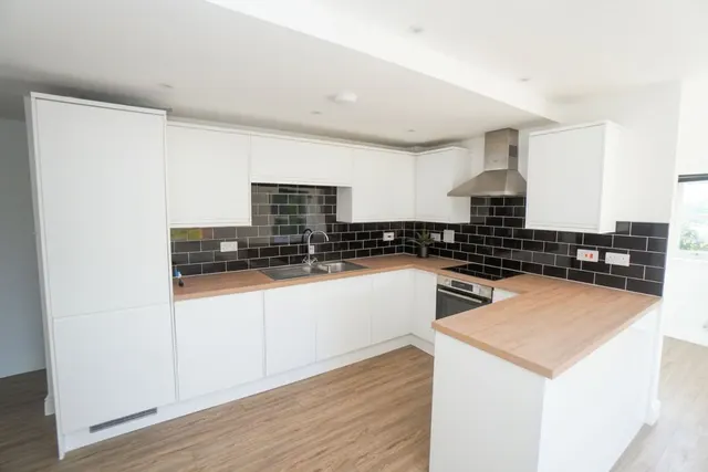 Rectory Avenue, HP13, photo 2