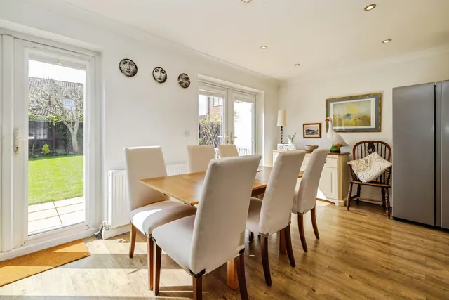 Headland Way, Navenby, LN5, photo 2