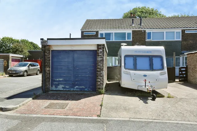 Photo 2 — Long Drive, Gosport