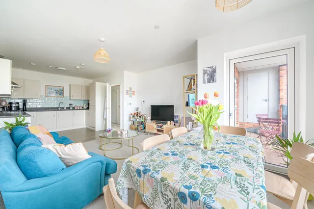 Toye Avenue, London, N20, photo 2