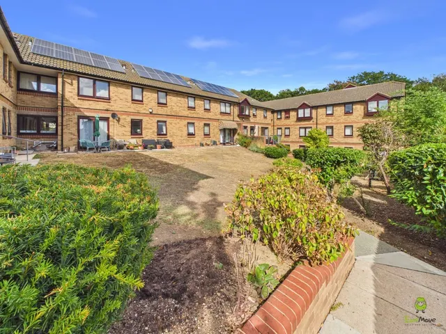 Mayplace Road, Eastreet, DA7, photo 2