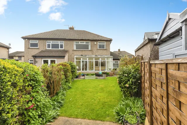 Photo 3 — Heaton Drive, Eldwick, BINGLEY