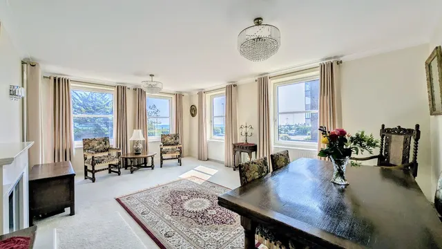 West Parade, Worthing, BN11, photo 2