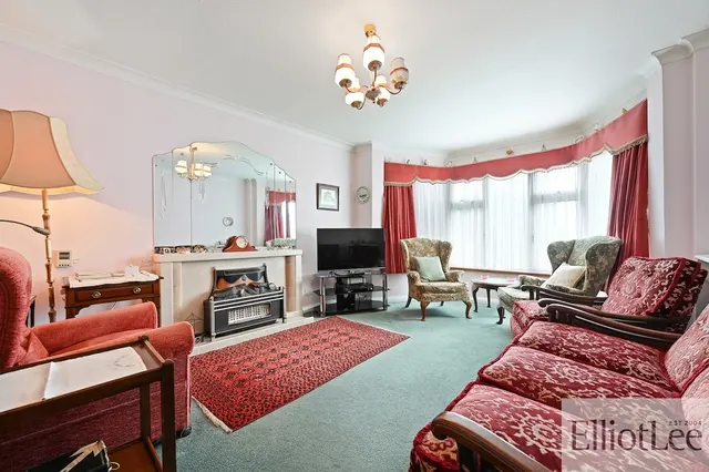 Photo 3 — Bengeworth Road, Harrow, HA1