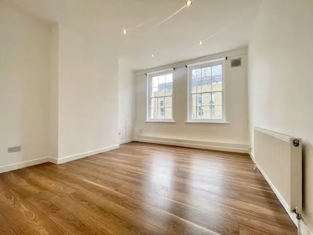 Commercial Road, London E14 7LF, photo 1