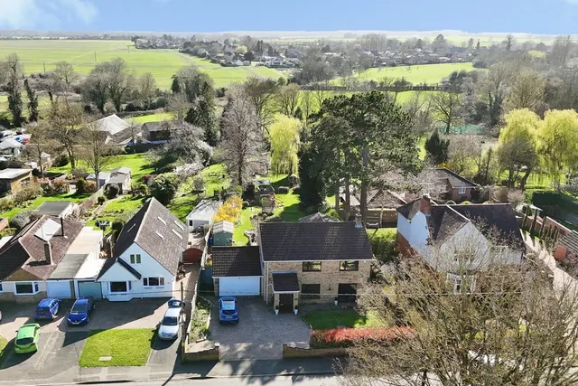 Main Road, Hackleton, Northampton, NN7, photo 1