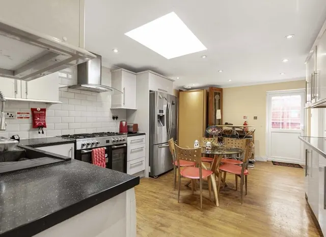 Photo 2 — Great West Road, Hounslow, TW5