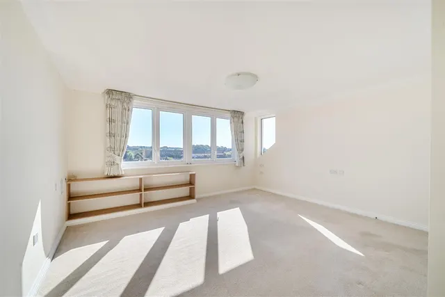 North Close, Lymington, SO41, photo 2