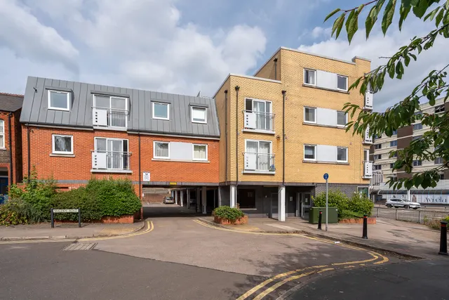 Flat 12, Cassio Apartments, Watford, photo 1