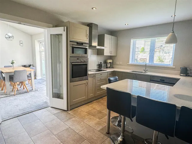 Avenue De Gien, Malmesbury, SN16, photo 2