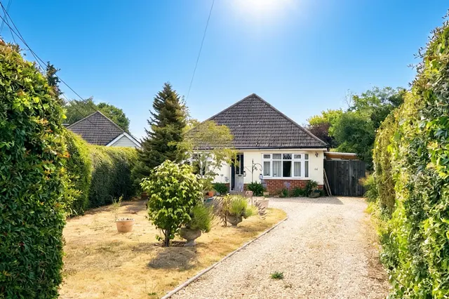 Hampton Drive, Ringwood, BH24, photo 1