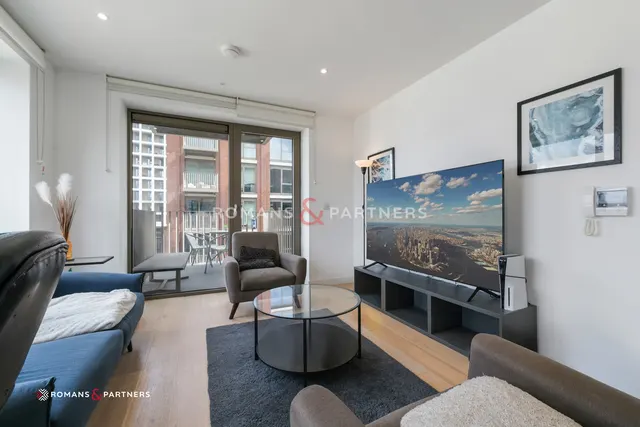 Pendant Court, Royal Wharf, E16, photo 2