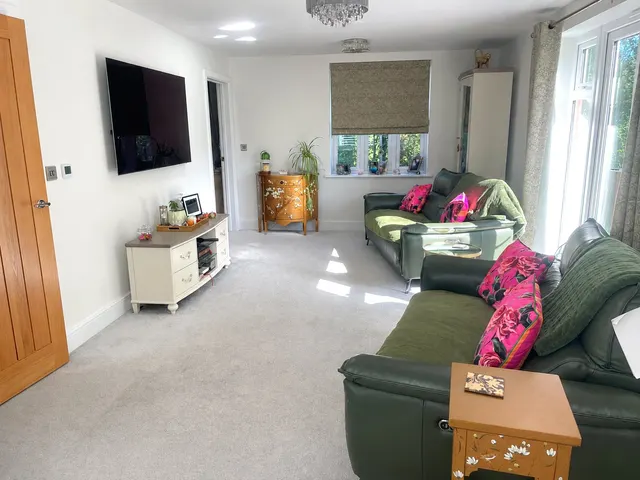 Furze Lane, East Grinstead, RH19, photo 3