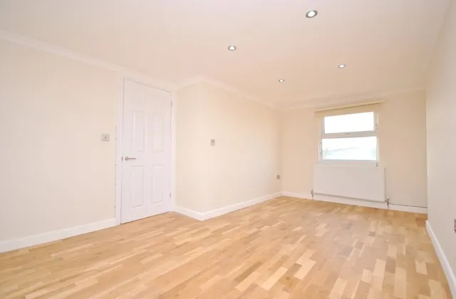 Ilderton Road, London, SE15, photo 3