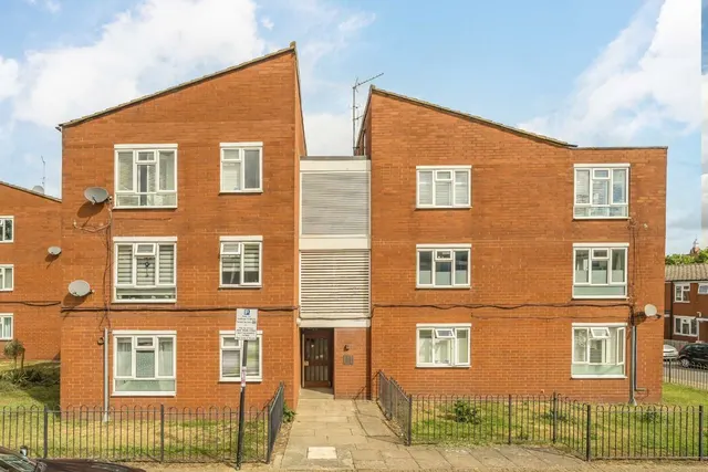 Verran Road, SW12, photo 1
