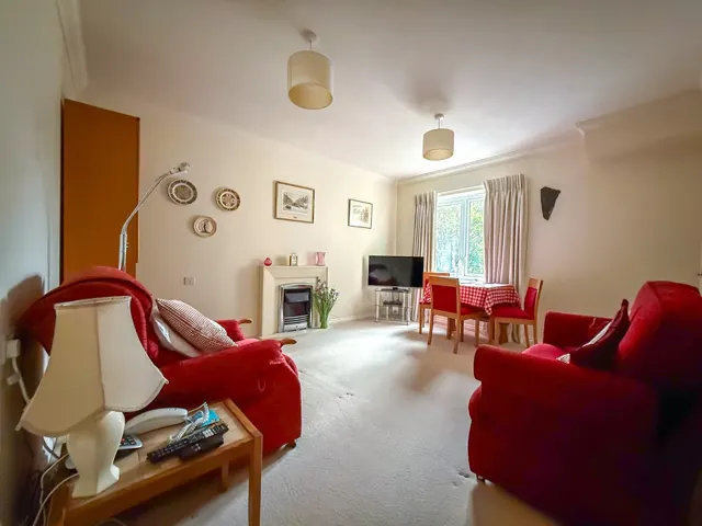 Christ Church Close, Nailsea, BS48, photo 2