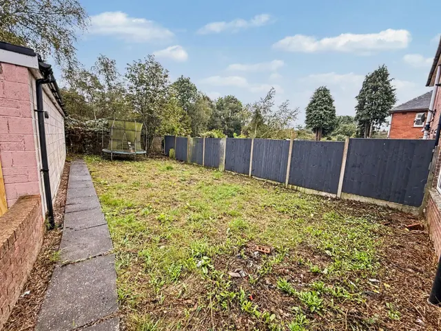Waverton Road, Stoke-On-Trent, ST2, photo 2