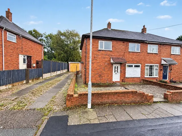 Waverton Road, Stoke-On-Trent, ST2, photo 1