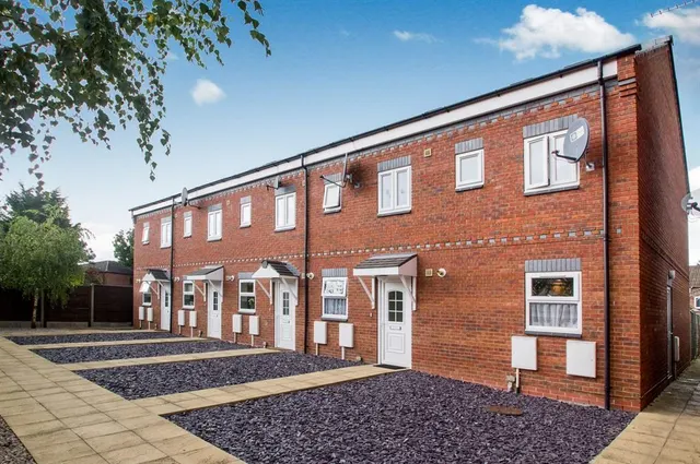 Park Mews, Burton On Trent, DE14, photo 1