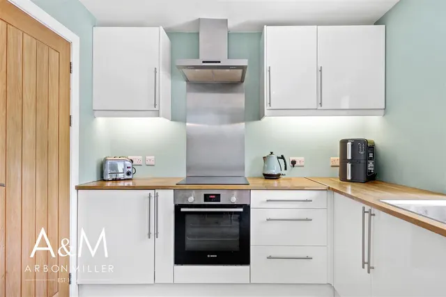 Photo 2 — Shirley Gardens, Hornchurch, Essex, RM124NH