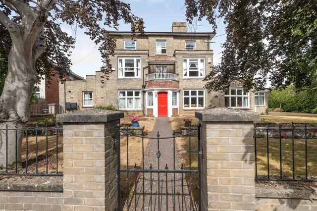 Lower Olland Street, Bungay, photo 1