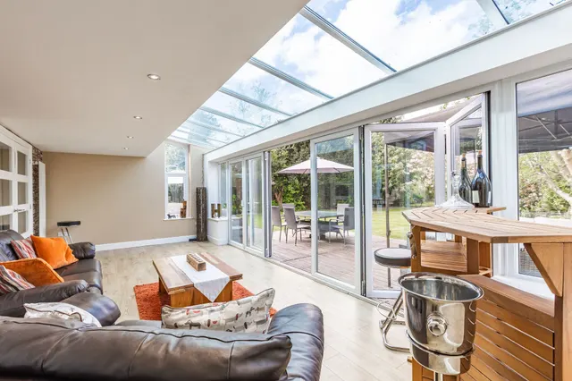 Four Bedroom Family Home in Setchey, photo 2