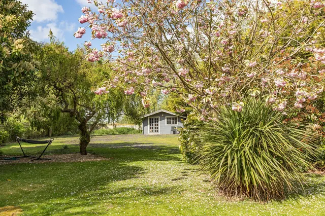 Four Bedroom Family Home in Setchey, photo 3