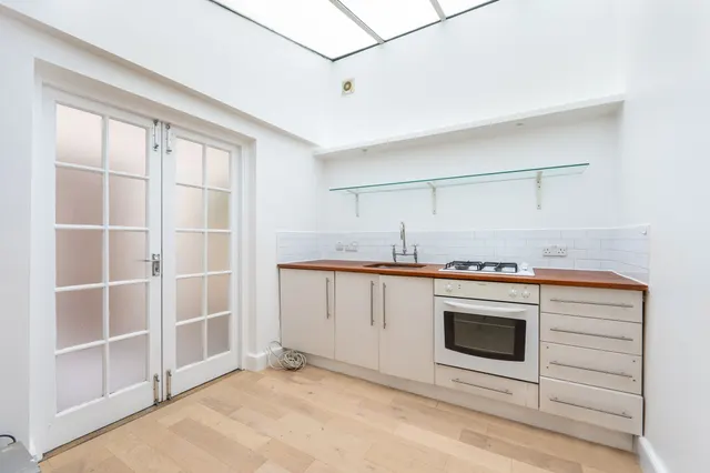 Photo 3 — Lower Ground Floor Flat, 221 Westbourne Park Road, London