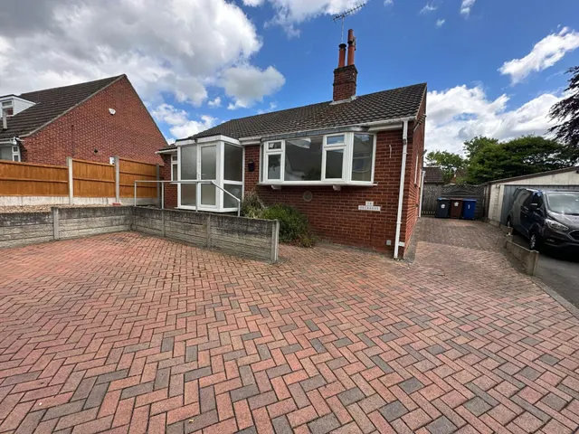 Main Street, Stapenhill, DE15, photo 1
