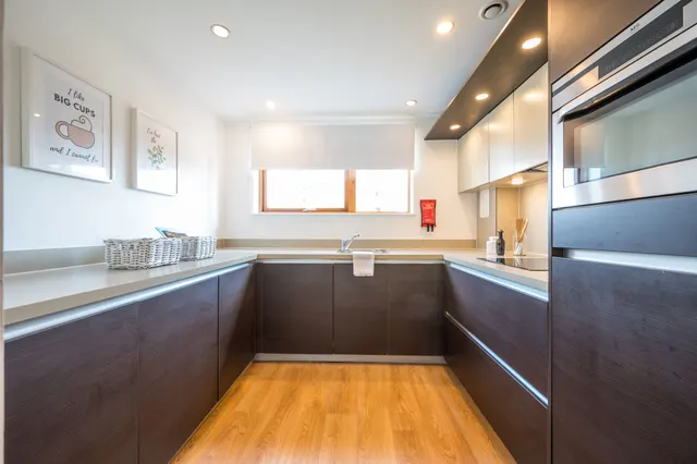 Photo 3 — 13 Pryce House, 51 Campbell Road, London