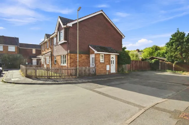 Chapel River Close, Andover, photo 1