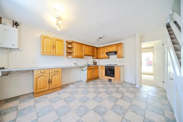 Photo 2 — Guernsey Way, Banbury, Oxfordshire, OX16