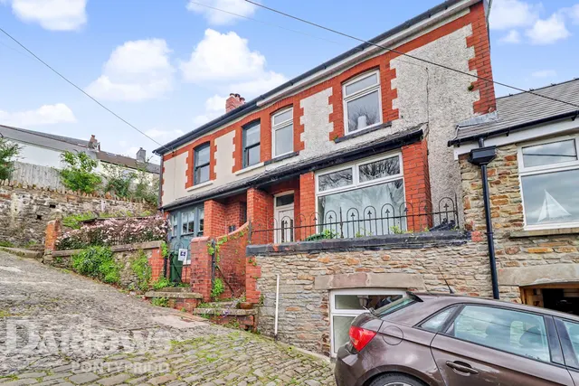 Llantrisant, Pontyclun, photo 1