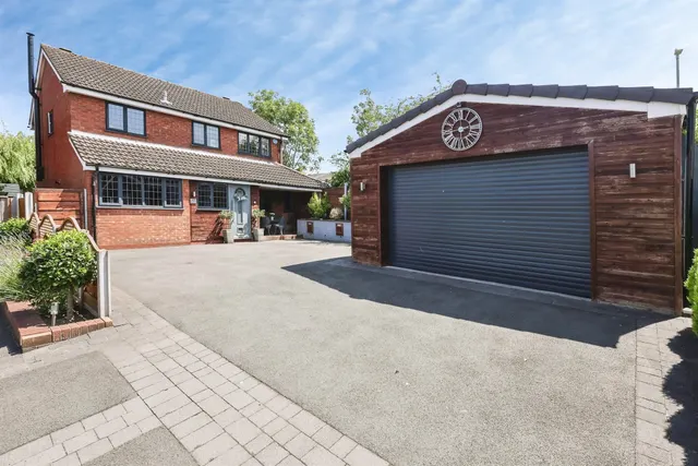 Borrowdale Close, 'lakeside', Brierley Hill, photo 1