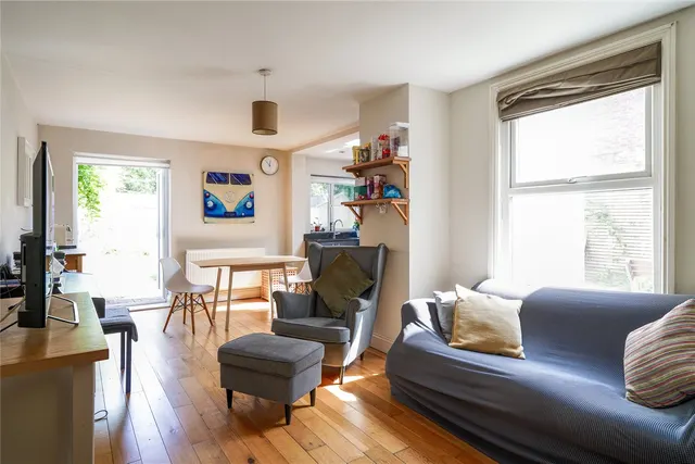 Photo 2 — Hopton Road, London, SW16