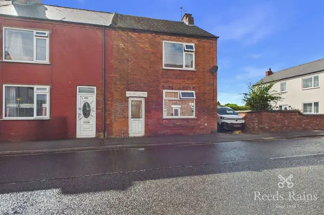 2 bedroom house — North Road, Clowne, Derbyshire, S43