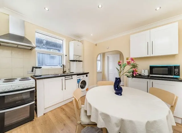 Clapham High Street, Clapham, SW4, photo 3