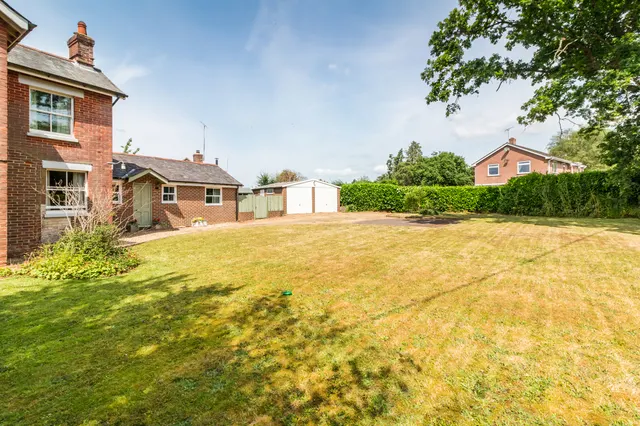 Photo 3 — Corner Oak Whitsbury Road, Tinkers Cross, Fordingbridge, Fordingbridge, SP6 1FF