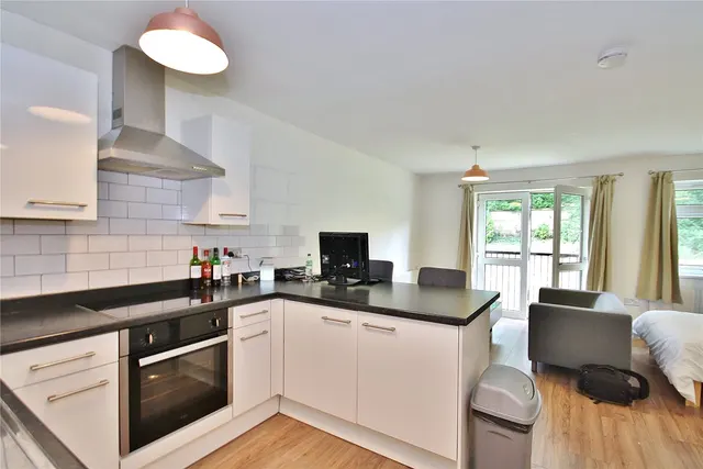 Apple Trees Place, Woking, GU22, photo 3
