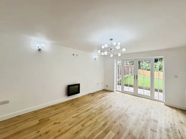 Ty Nicholas Pentre Howell, Bridgend, CF35, photo 2
