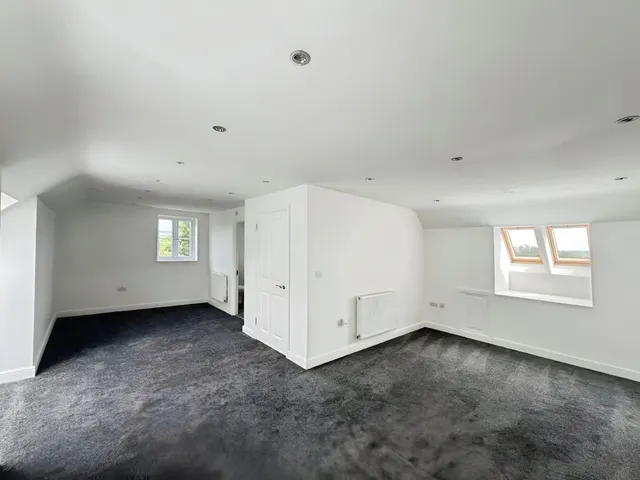 Ty Nicholas Pentre Howell, Bridgend, CF35, photo 3