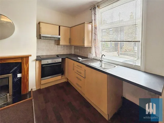 North Street, Mirfield, WF14, photo 3