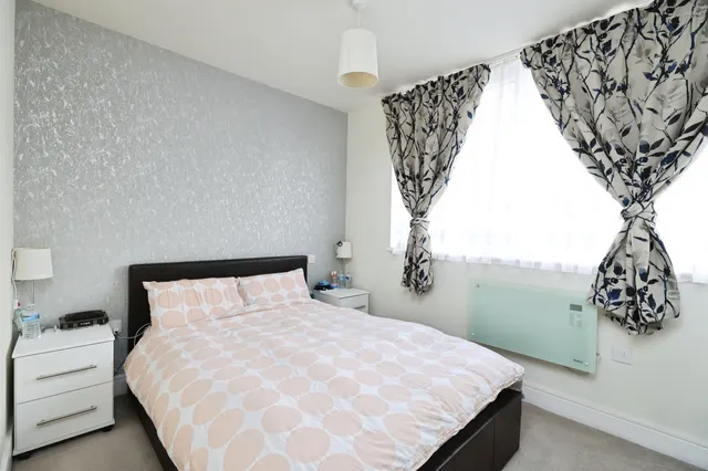 Desborough Road, High Wycombe, HP11, photo 3