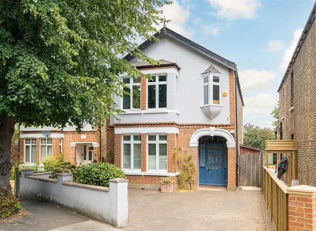 Cromwell Road, Teddington, TW11, photo 1