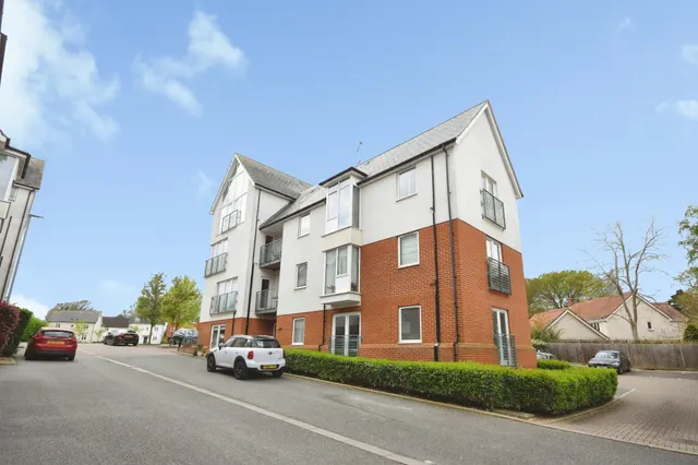 Montfort Drive, Great Baddow, Chelmsford, photo 1
