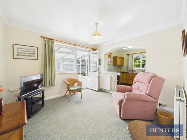 Whiston Drive, Filey, YO14, photo 3