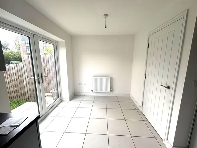 Guardsman Tony Downes Way, Droylsden, M43, photo 3