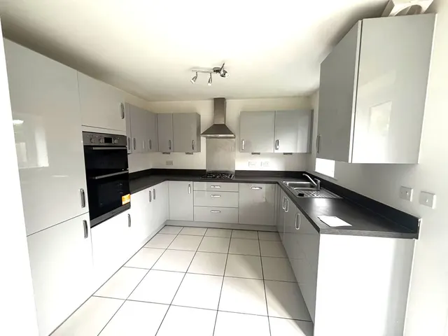 Guardsman Tony Downes Way, Droylsden, M43, photo 2