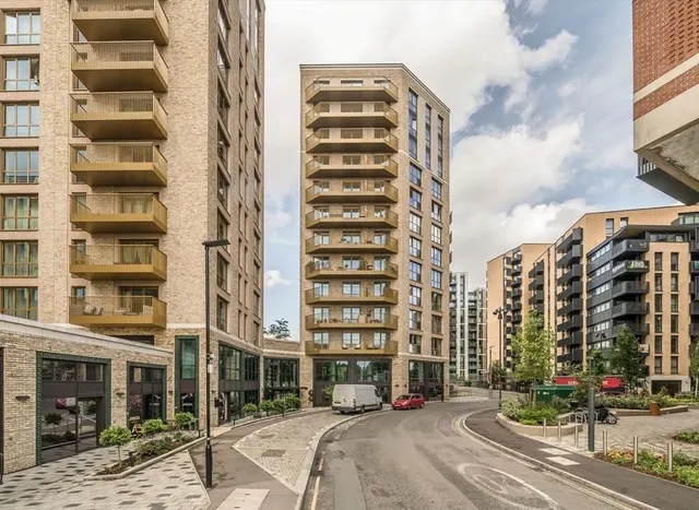 Capital Interchange Way, Brentford, TW8, photo 1